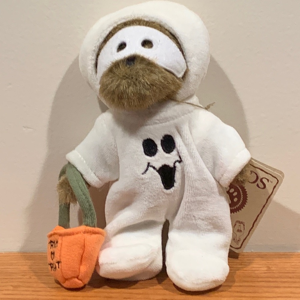 Boyd’s Bears Ghoulia bear in ghost costume plush